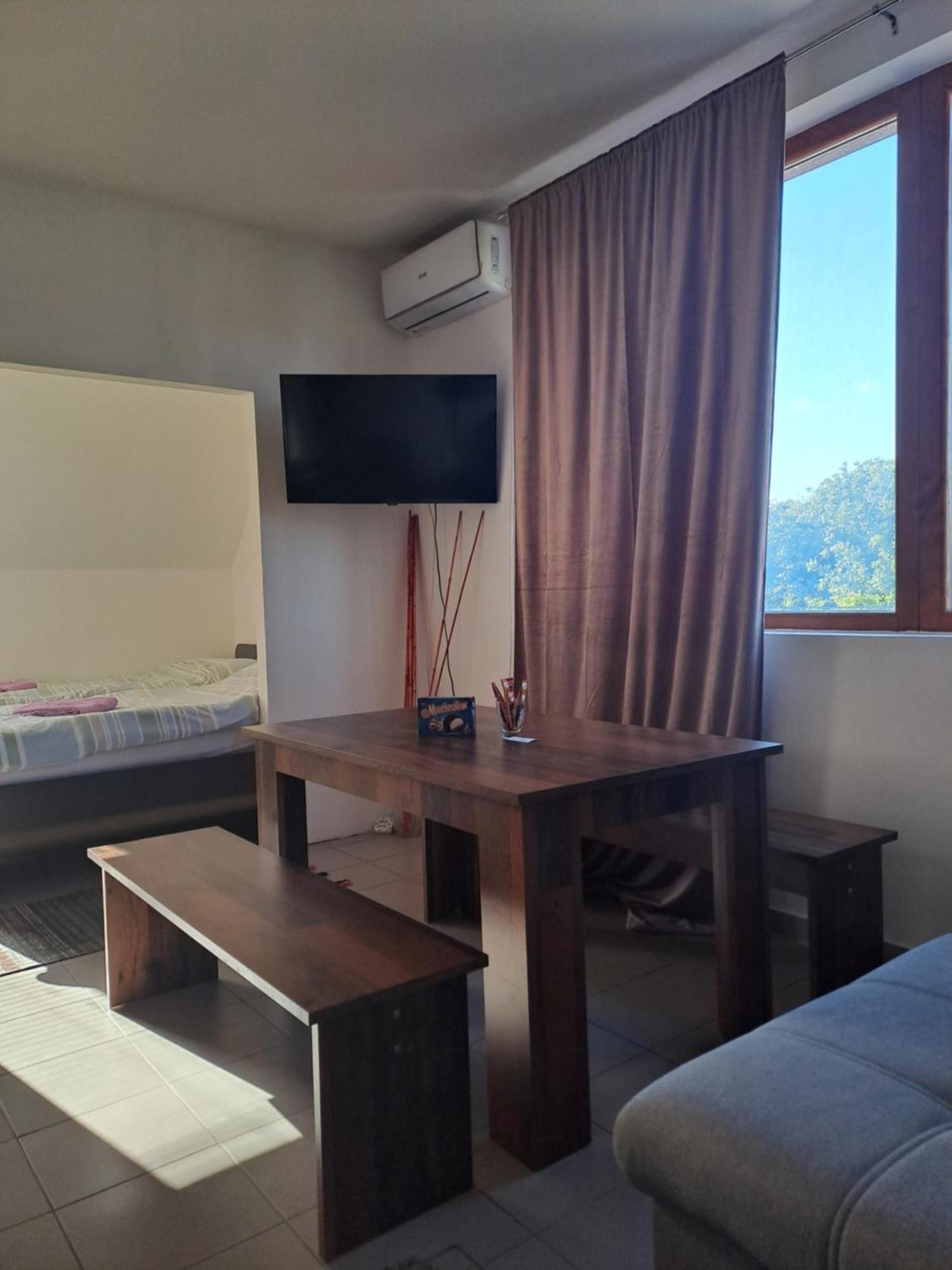 Sofi Apartment Nis Exterior photo
